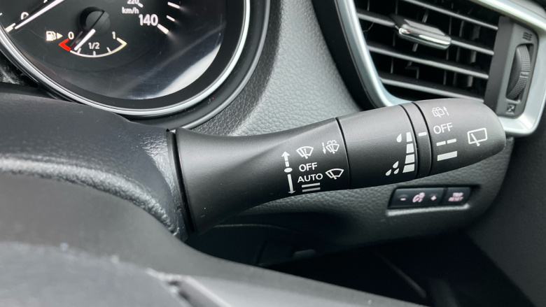 Nissan Qashqai 1.3 DiG-T 160 [157] Acenta Premium 5dr DCT Petrol Hatchback